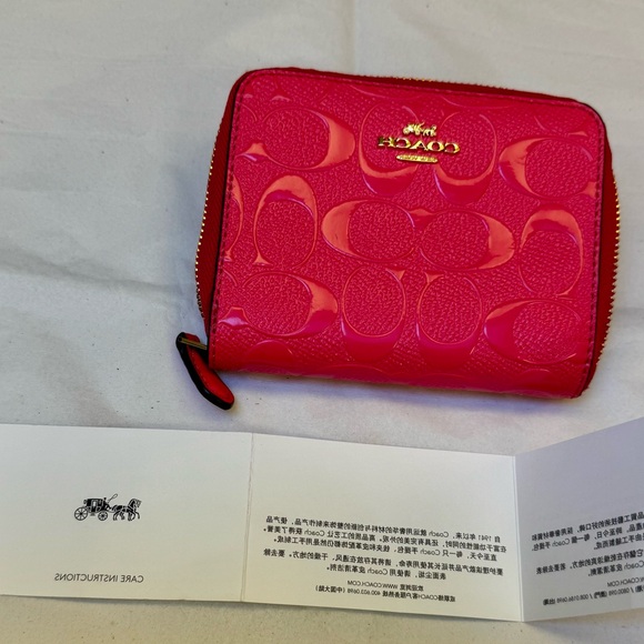 Coach Neon Hot Pink Patent Logo zip around wallet-NWOT ๐๐๐ - Picture 4 of 13